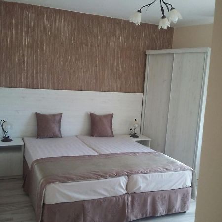 Guest House Adriya Primorsko Exterior photo