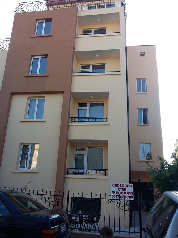 Guest House Adriya Primorsko Exterior photo