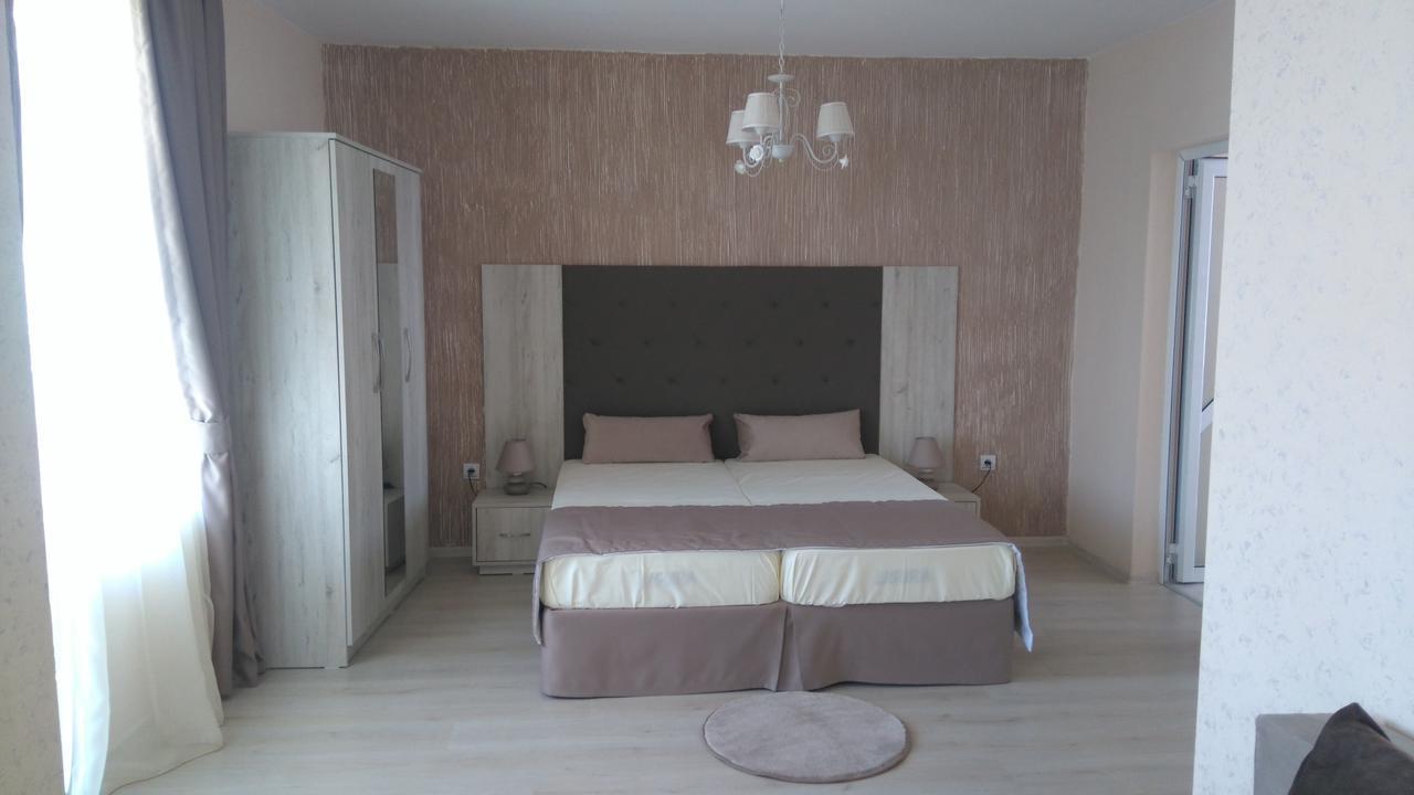 Guest House Adriya Primorsko Exterior photo